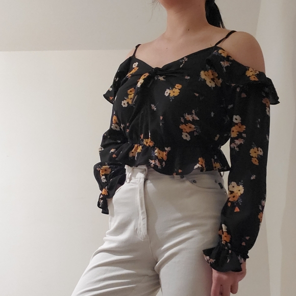 HM | Off-shoulder Floral V-neck Crop Top - Picture 5 of 7